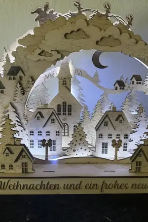 Schwibbogen Winterdorf – Gravur Frohe Weihnachten und ein frohes neues Jahr