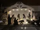 Weihnachtskrippe mit detailreichen Figuren – Gesamtansicht