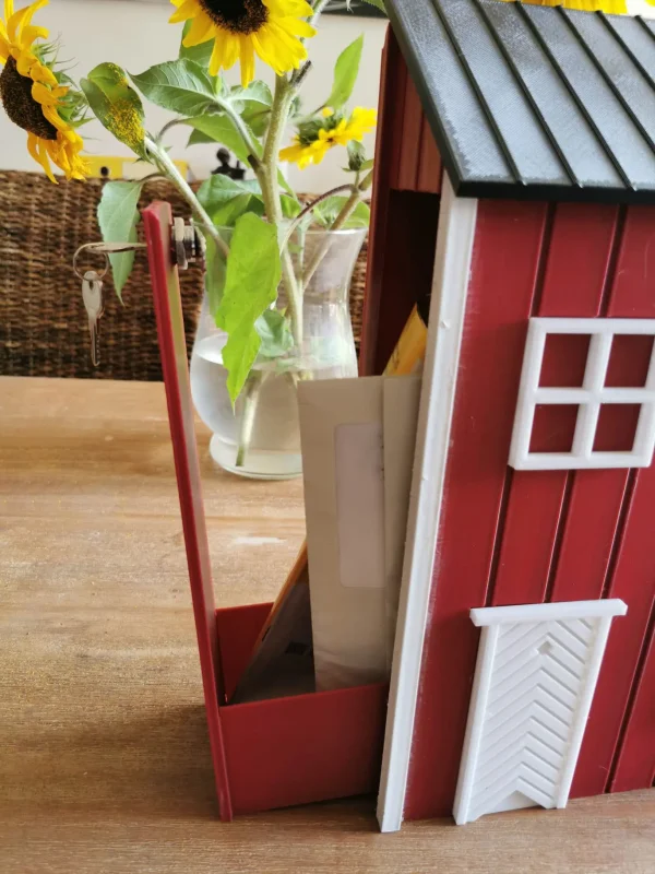 Briefkasten im Schwedenhausstil mit Schublade