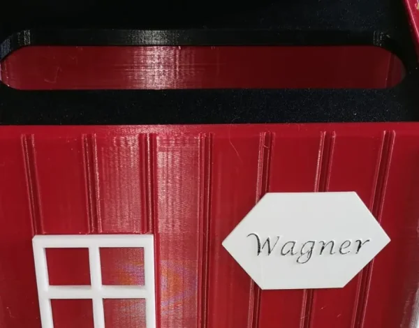 Briefkasten im Schwedenhausstil mit Schublade