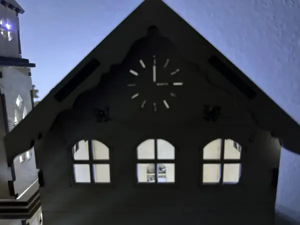Schlittenfahrt im Weihnachtsdorf – seitliche Ansicht