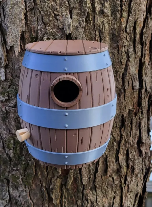 Vogelhaus/Nistkasten Fass im Garten