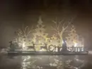 Weihnachtsdorf mit Schlitten aus Birkenholz, festlich & stimmungsvoll, LED beleuchtet